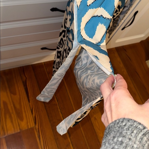 Kaftan Dress Blue and Cream Patterned V-Neck Maxi Dress - Picture 5 of 6